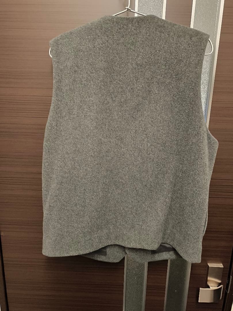 最終値下げ　コンフェクト　ウールモッサー　クルーネックベスト　ダークグレー