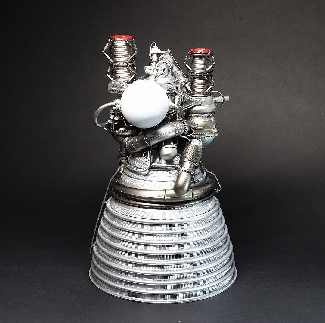 ロケットダイン社製 J-2 ロケットエンジンモデル完成品