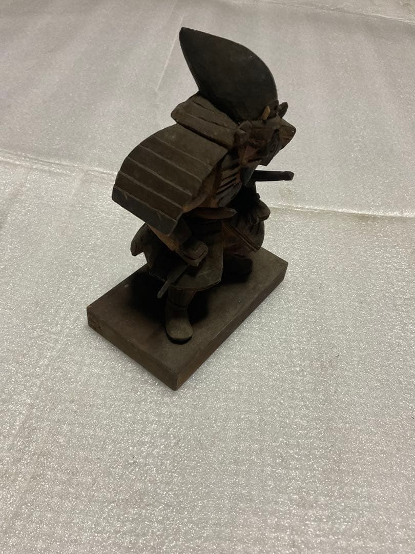 古武士の木彫り像【年代物アンティーク／岡山県加茂町にて仕入れ品】。