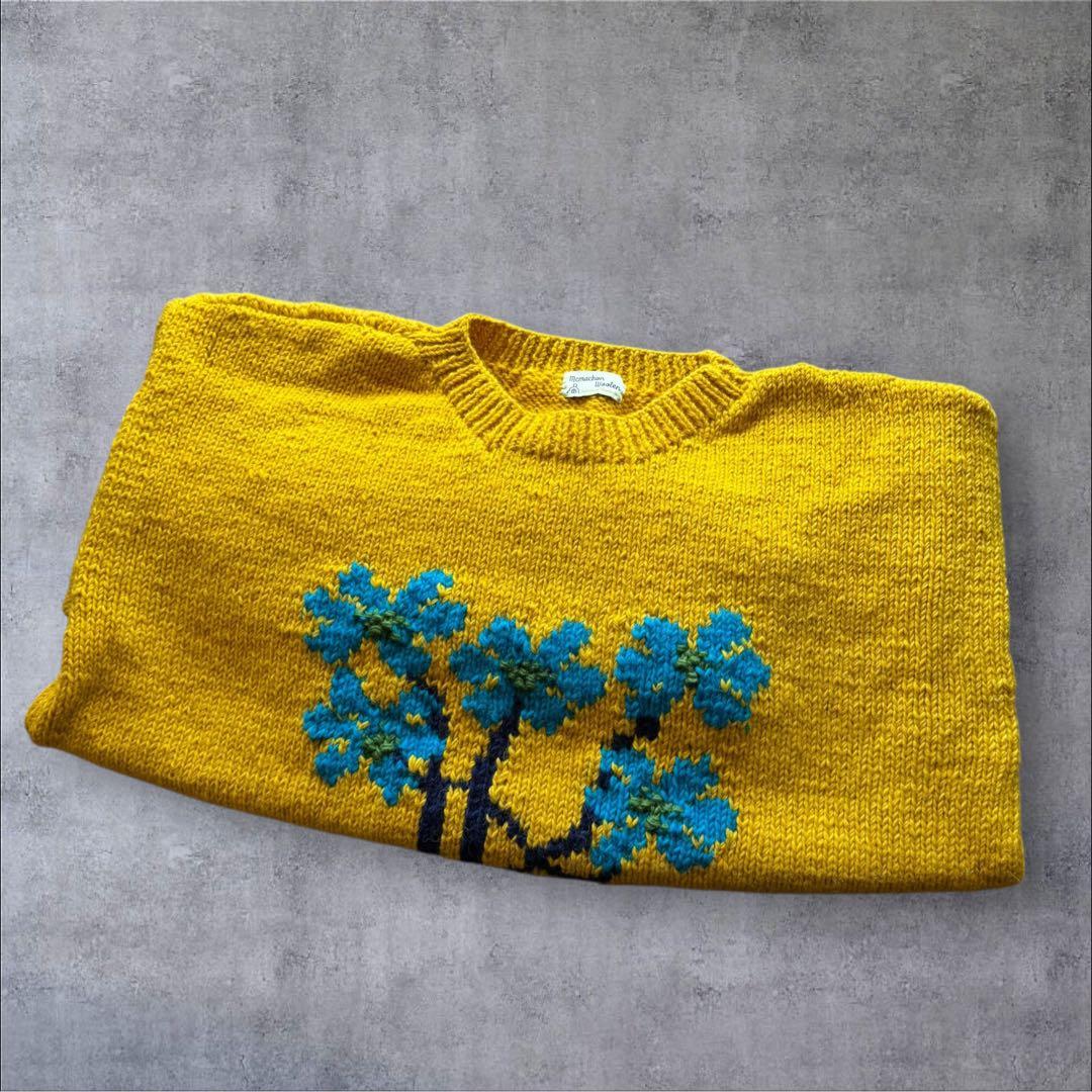 マクマホンニッティングミルズ フラワーロールネックニット　イエロー