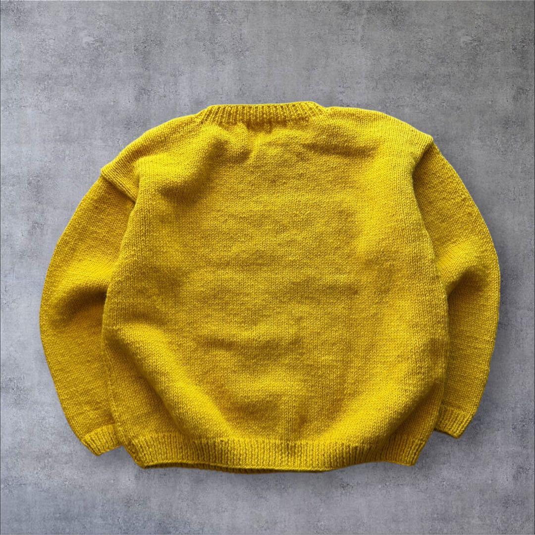 マクマホンニッティングミルズ フラワーロールネックニット　イエロー