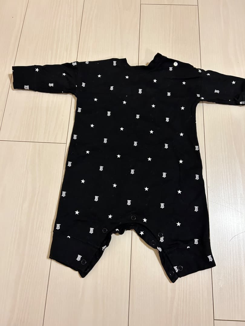 Burberry バーバリー ベビー スター＆モノグラムモチーフ