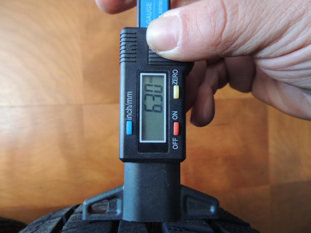 A56　145/80R13　ブリヂストン　スタッドレス　4本　ダイハツ　傷有り