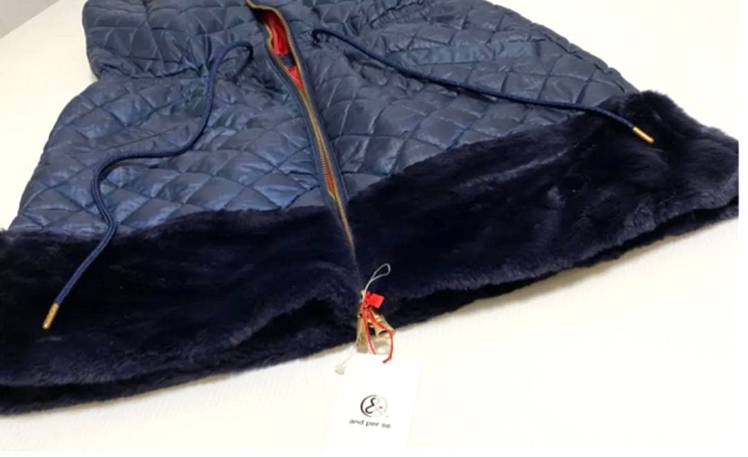 【新品タグ付き】アンパスィ　中綿ワンピース