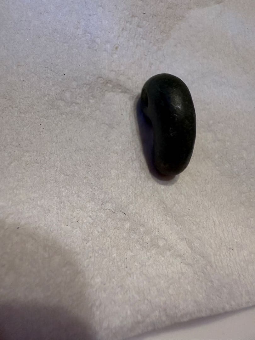 糸魚川産‼️勾玉‼️ご覧の通り説明不要の上クラス‼️青海の濃緑色ヒスイ‼️ロウカン‼️