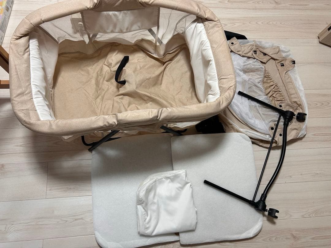 折りたたみ持ち運びベビーベッド ベージュ