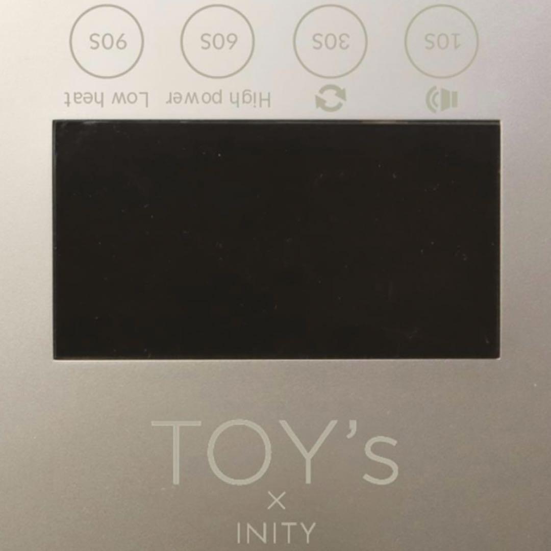 トイズ　TOY's ×INITY ハイブリッドライト ネイル　新品未使用
