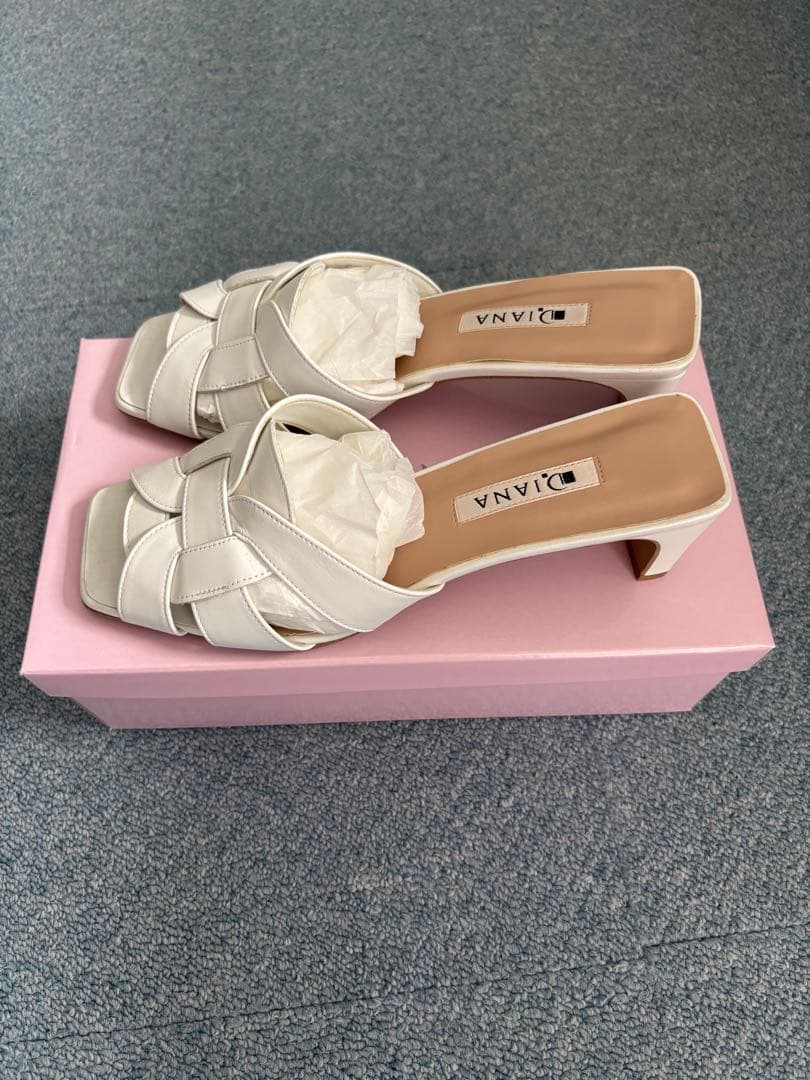 DIANA ホワイト ミュール