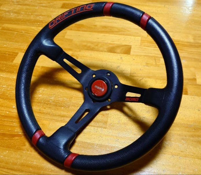 momo ドリフティング レッド 35π