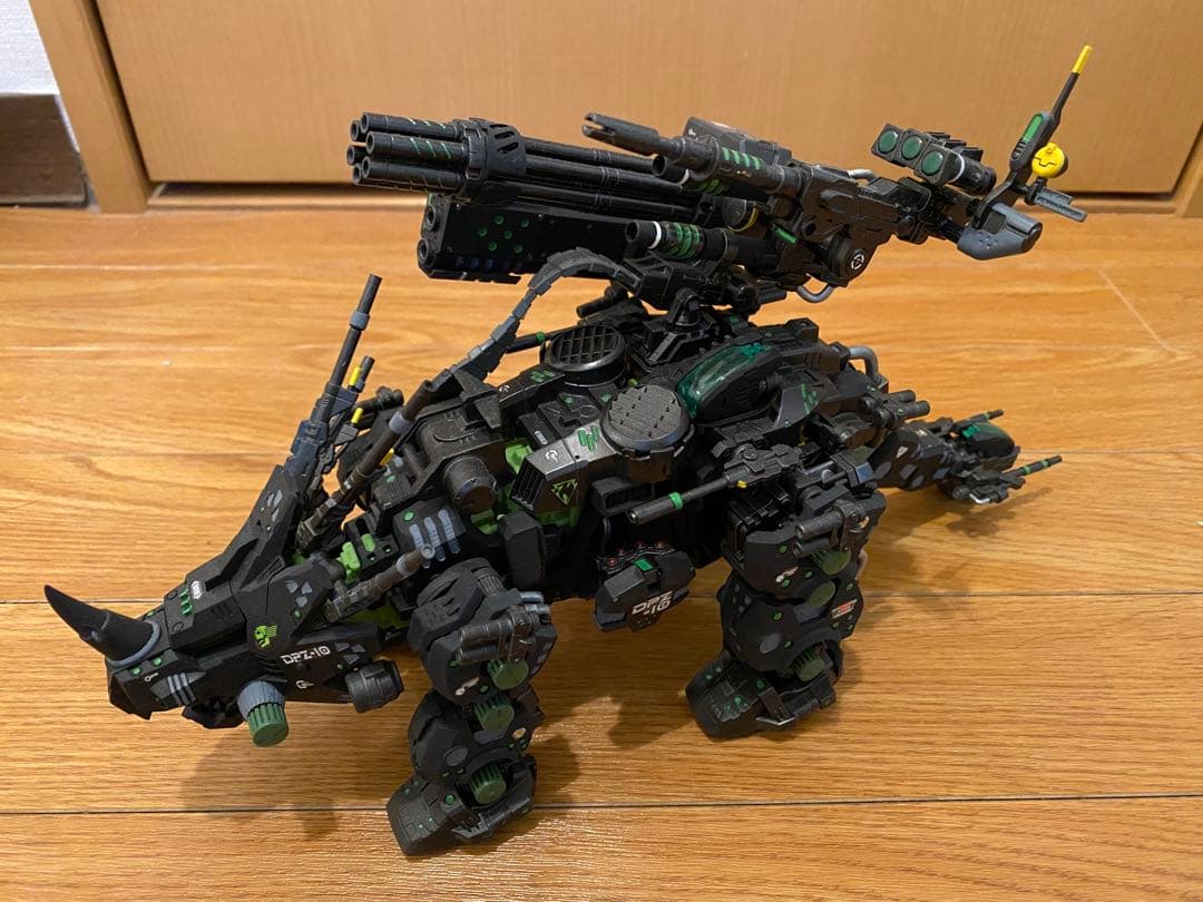 コトブキヤ ゾイド HMM ダークホーン プラモデル　塗装済み