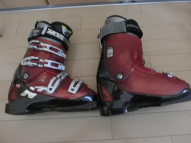 NORDICA W8 ジュニア用ブーツ レッド23～24㎝