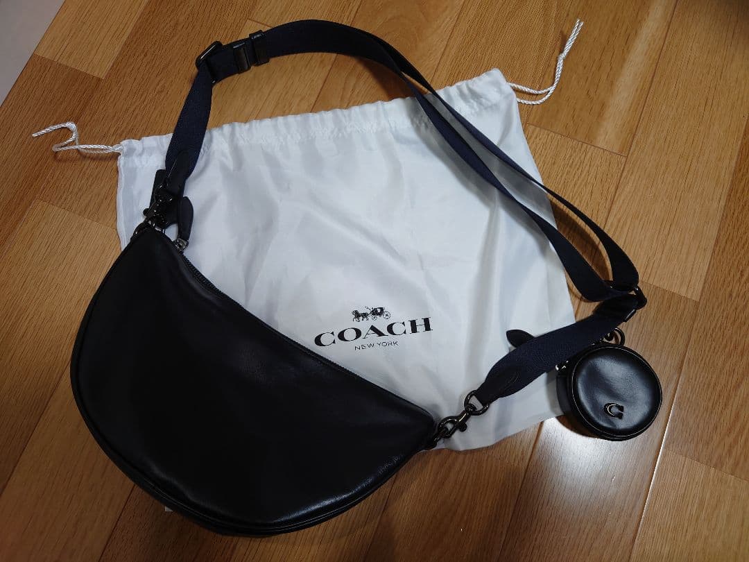 COACH ホール ソフト スリング バッグ　ラウンドポーチ付き