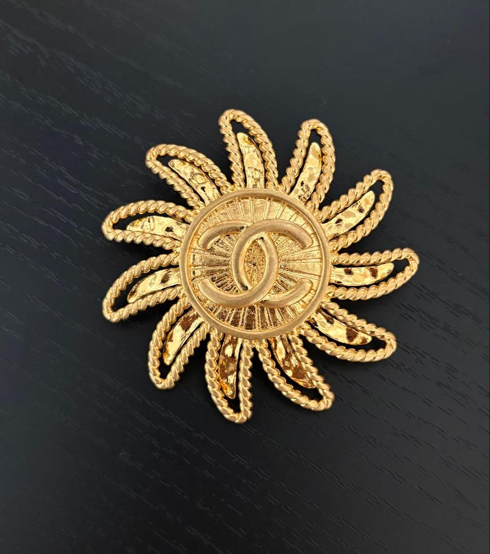 CHANEL 非売品　ノベルティ　ブローチ新品