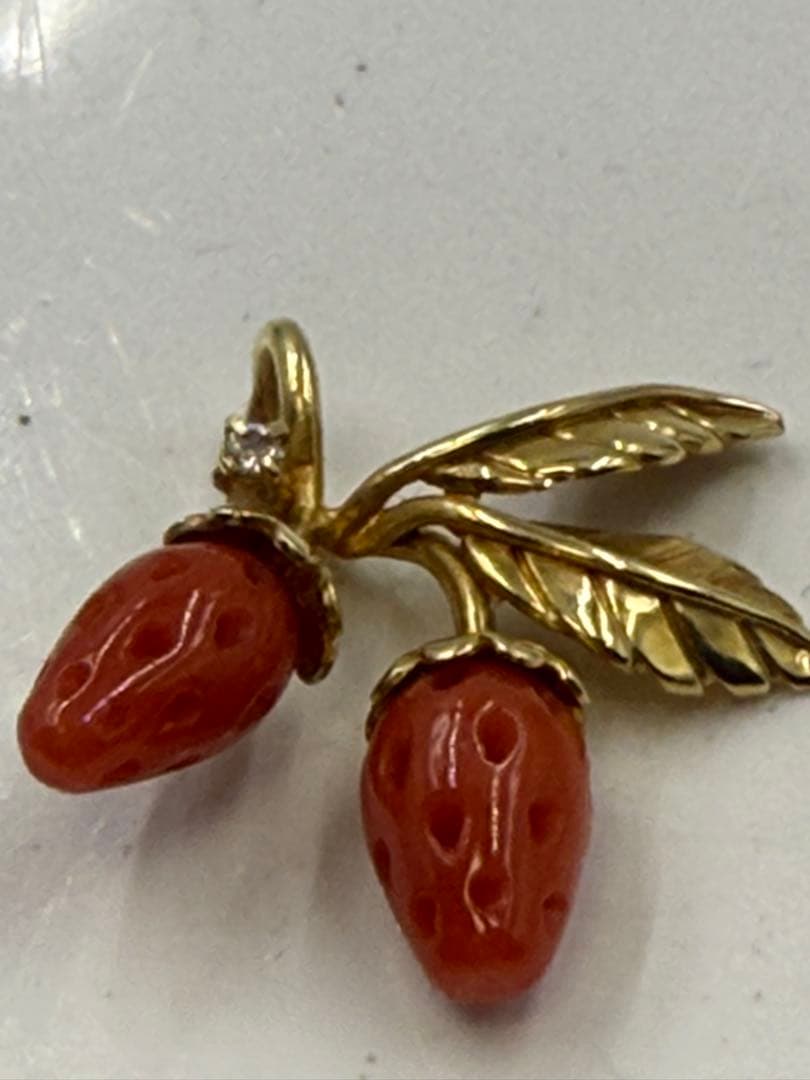 k18 サンゴ、ダイヤモンドのペンダント
