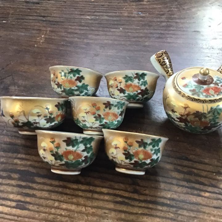 吉田美統　錦山　人間国宝　本金色絵草花文煎茶器揃え　茶具