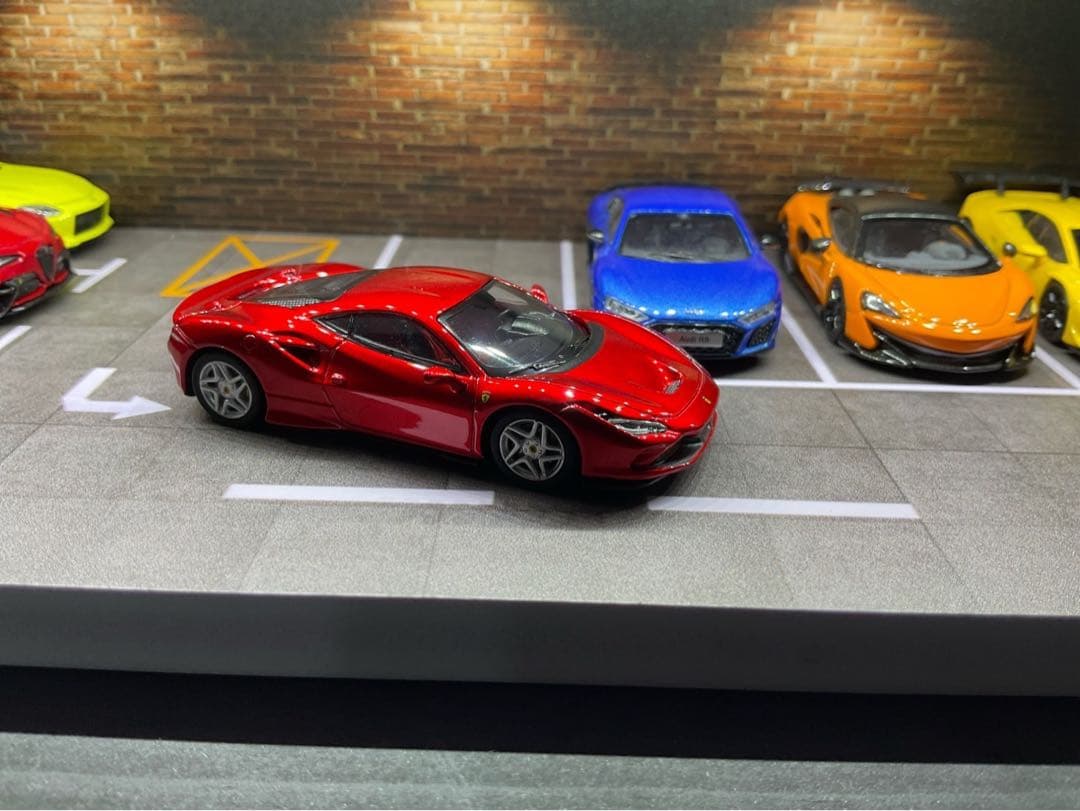 Ferrari F8 Tributo ミニカー 赤