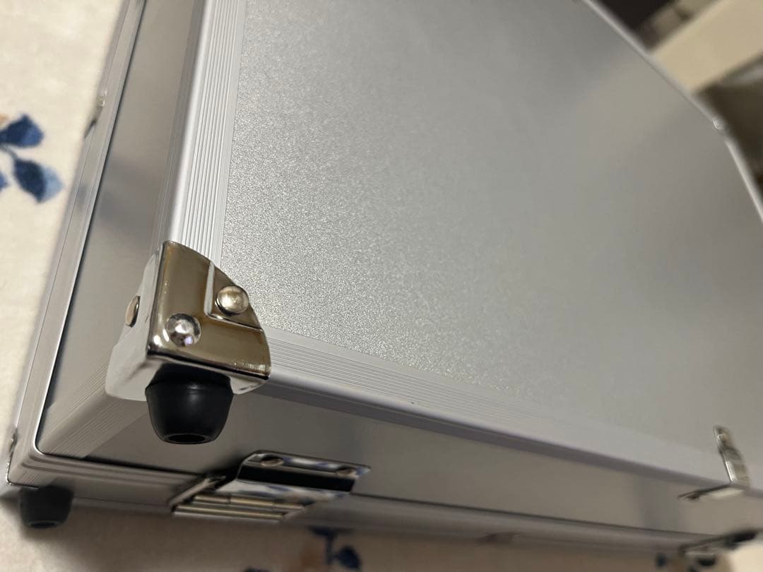 TOYGER アタッシュケース（シルバー） &カードバインダー