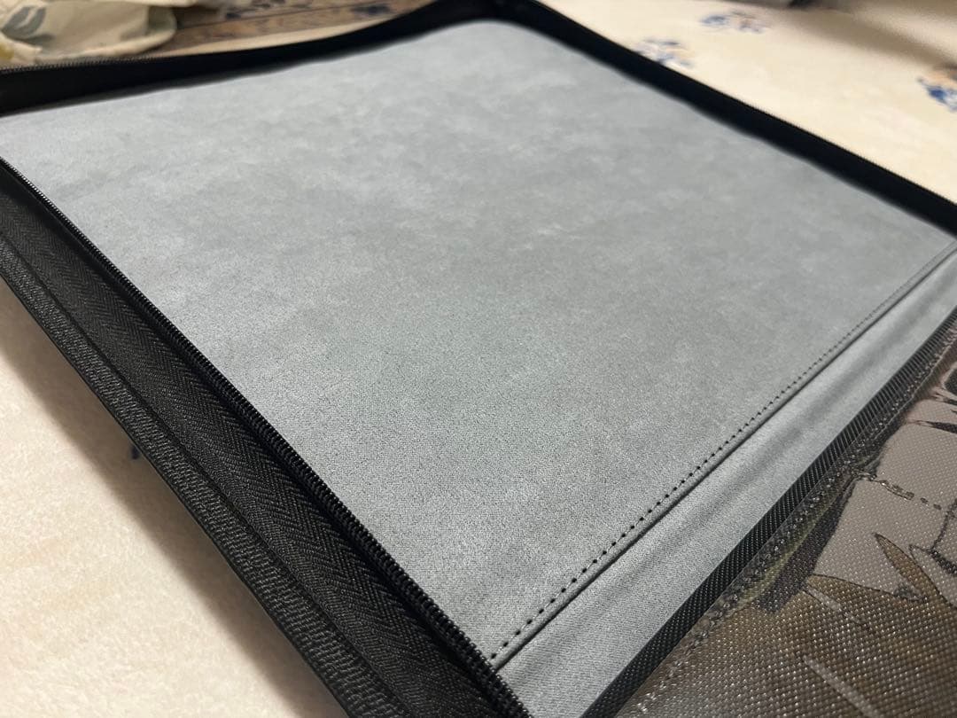 TOYGER アタッシュケース（シルバー） &カードバインダー