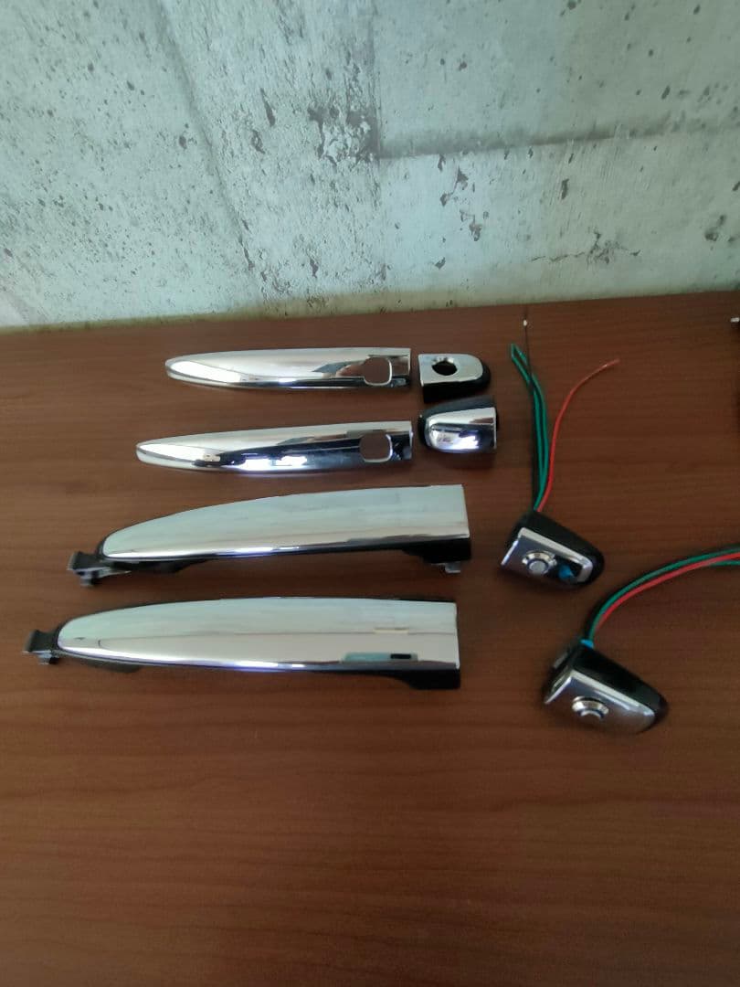 トヨタ クロームドアアウターハンドルセット新品 ポチガーつき