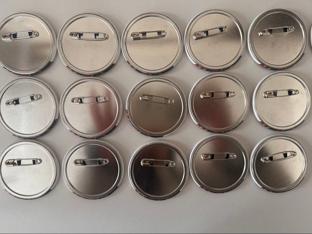 カラフルピーチ　たっつん　魔法学園　缶バッジ　22個