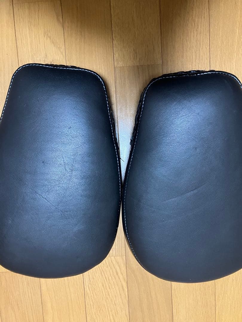 K 黒 パンチングミット