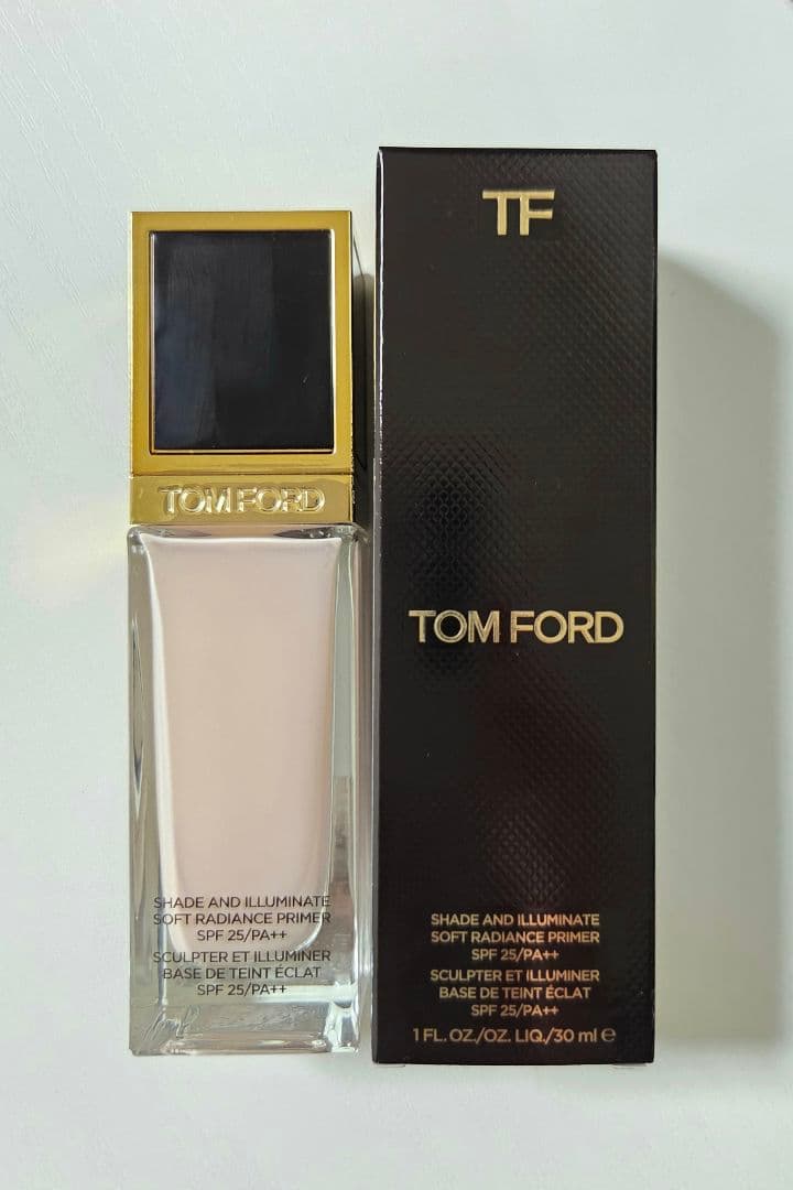 TOM FORD シェイド アンド イルミネイト ソフトラディアンス プライマー