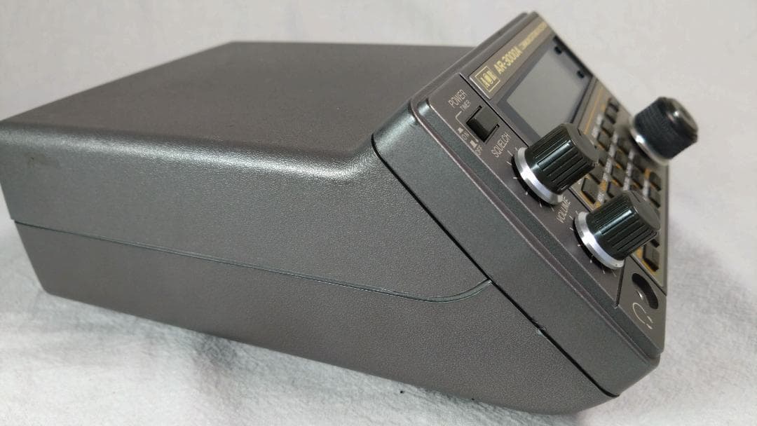 中古 AOR AR-3000A 広帯域受信機 内蔵電池交換 はんだ跡あり