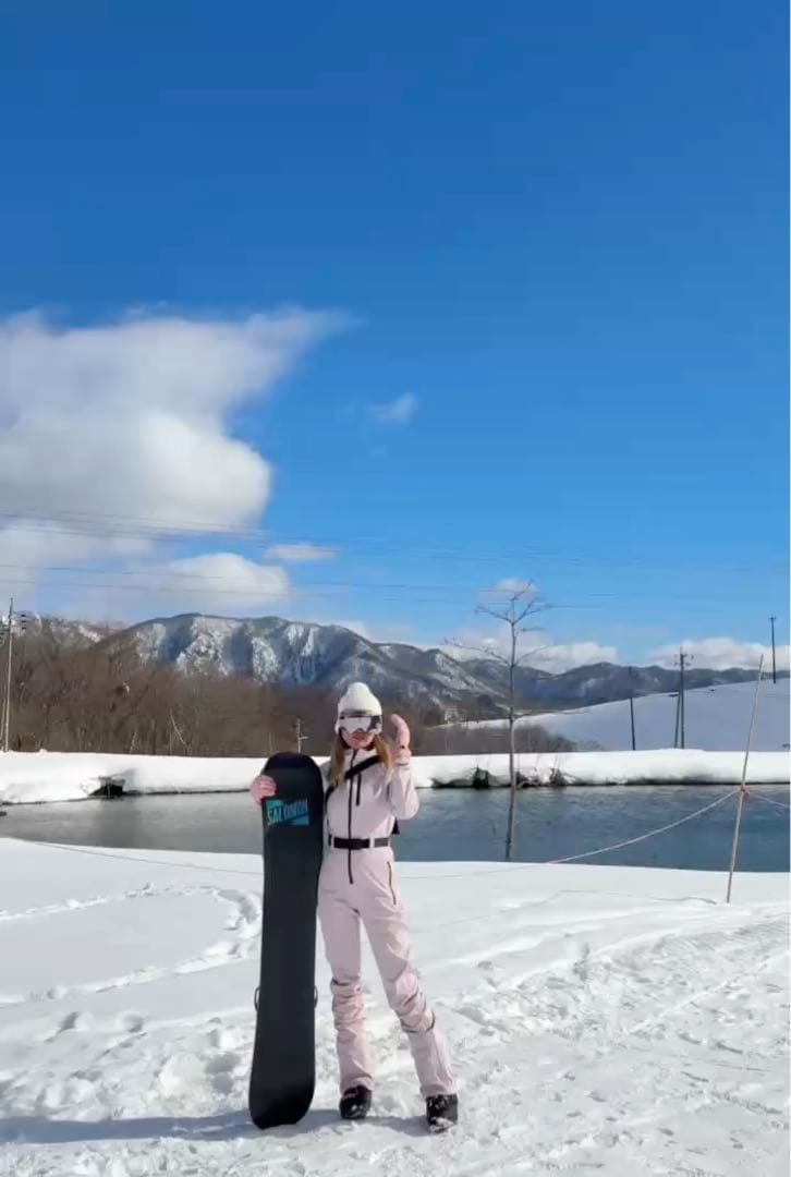 DOOREK ピンク スノーボードウェア 女性用