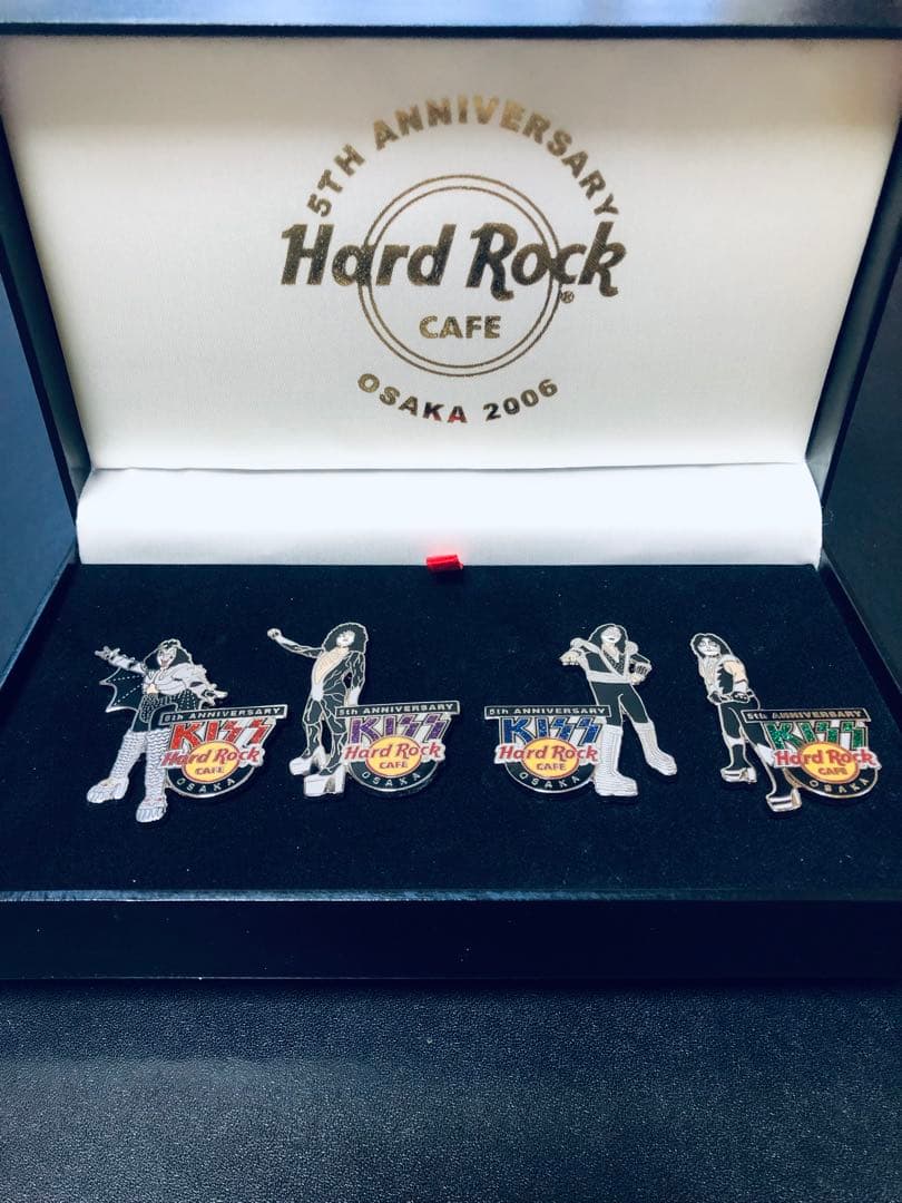 ハードロックカフェ大阪5周年記念　キッスピンバッジセット　希少品