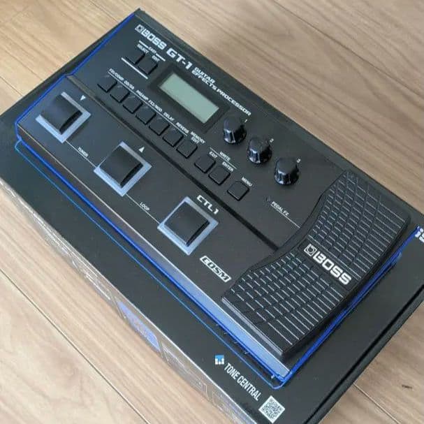 美品 新品同様 BOSS GT-1 マルチエフェクター ギターエフェクター