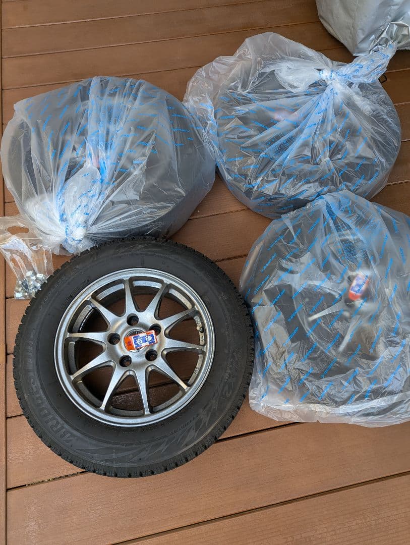 スタッドレスタイヤ　ホイールセット　4本　ブリザックVRX2 195/65R15