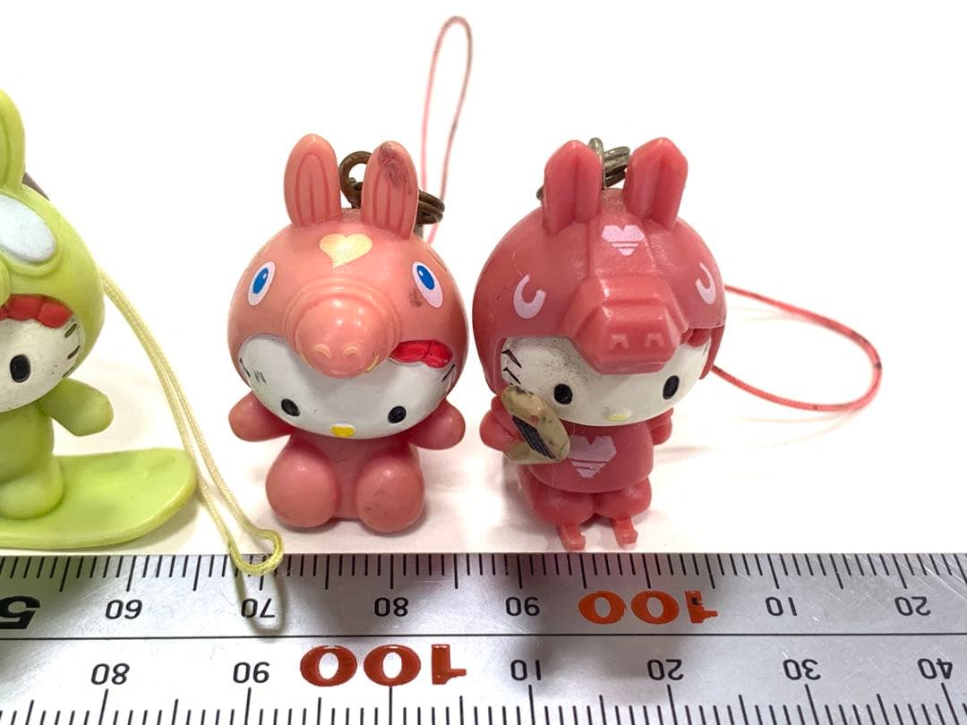 サンリオハローキティ　フィギュア　ミニチュア　4体セット　キーホルダー