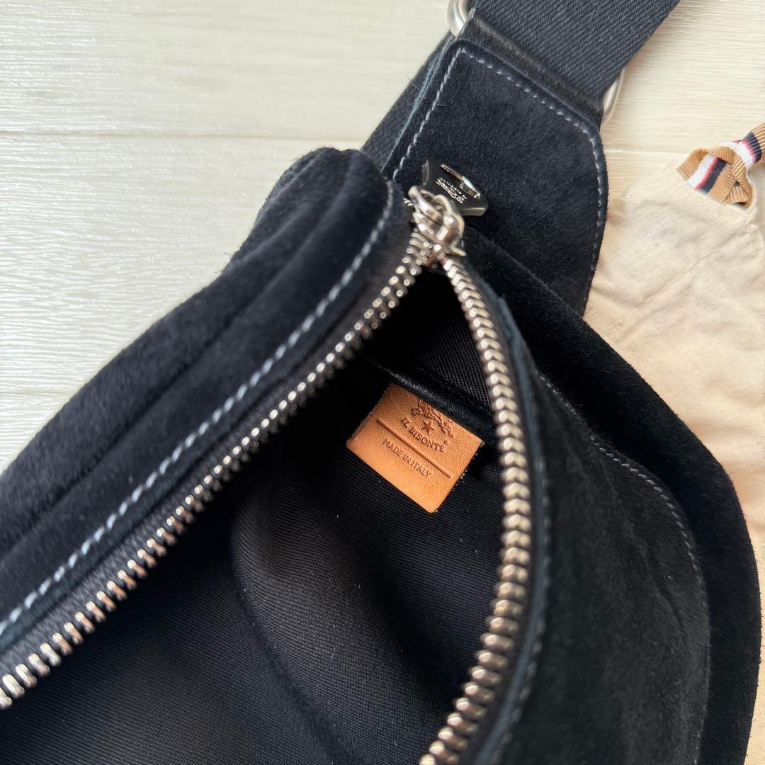 国内正規品 限定 IL BISONTE スエードレザー バムバッグ ボディー