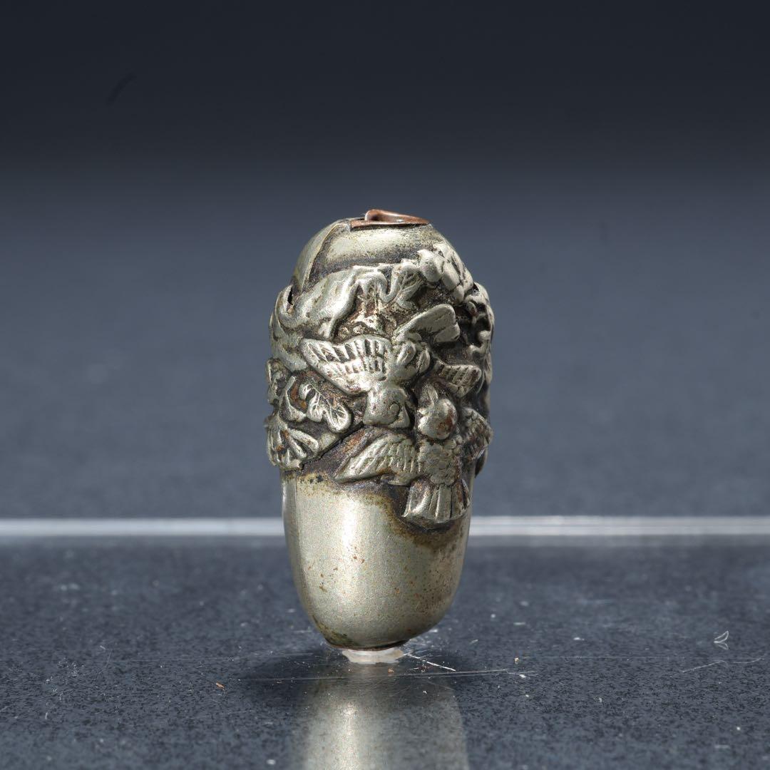 緒締め玉　花鳥　提げもの　管玉形　金属　R1649