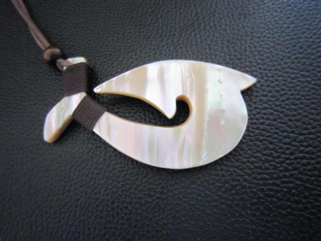 夜光貝ネックレス　特大フィッシュフック