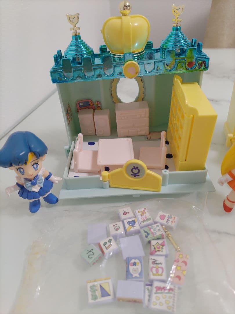 セーラームーン　キューティーパレス　当時　お城　人形　ドールハウス　フィギュア