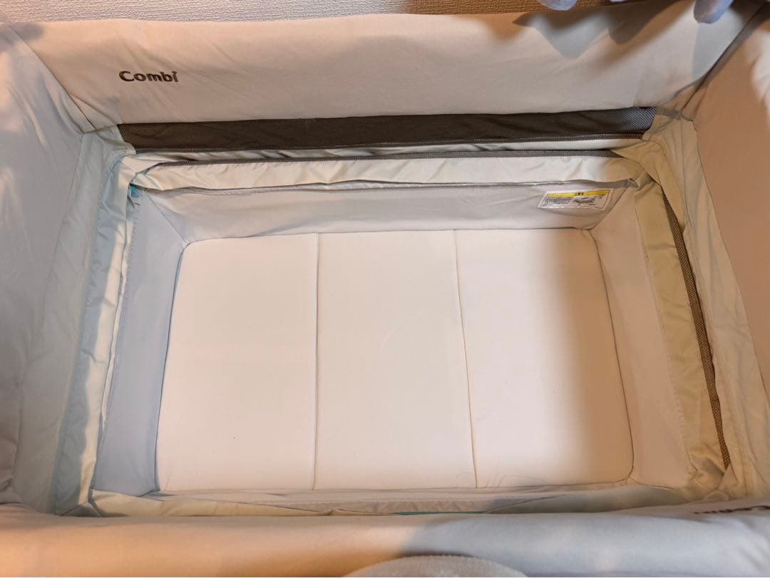Combi ベビーベッド 専用ベッドマット　 収納バッグ、説明書付き