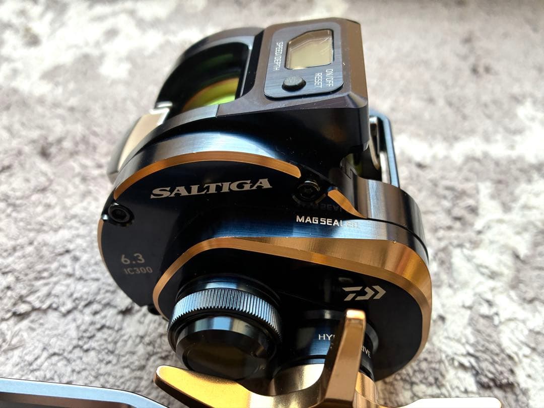 ソルティガic 300 6.3 右ハンドル 美品　ライン付き0.8号300m