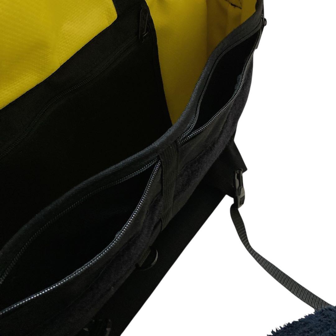 ほぼ新品　定価2万 A3収納 防水 マンハッタンポーテージ メッセンジャーバッグ