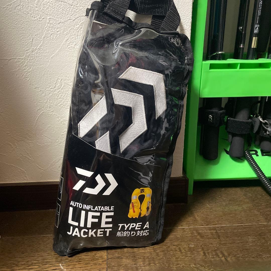 Daiwa ライフジャケット　桜マーク付き　コンパクト　腰巻き