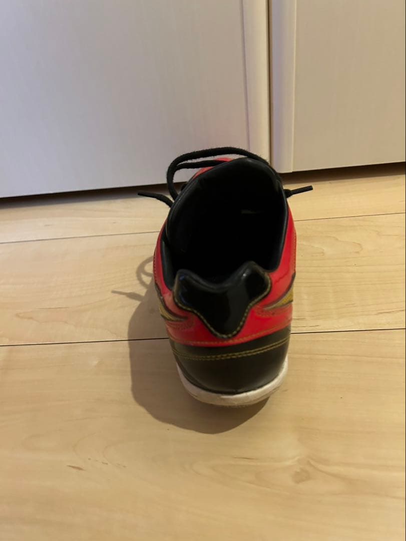 asics 赤黒金 スパイク　27.0㎝　六角レンチ付き