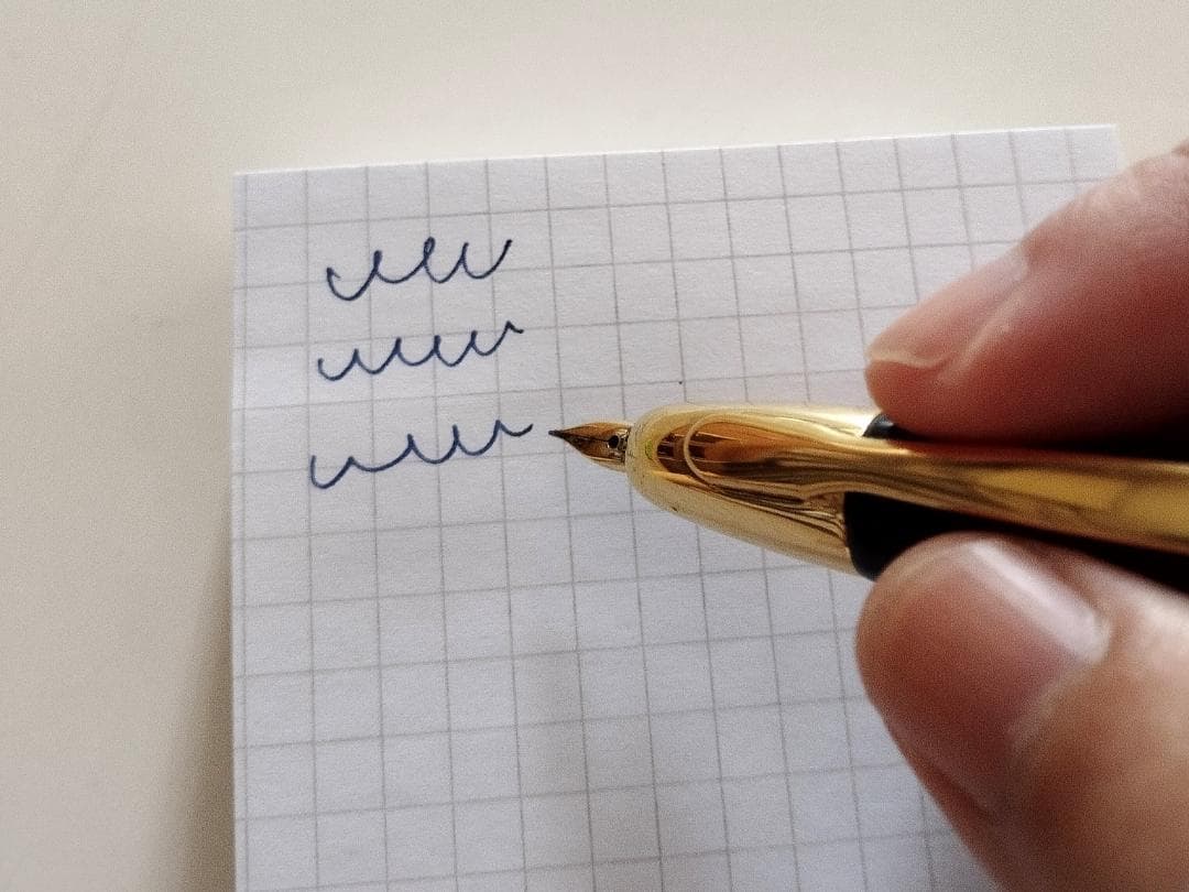 小っちゃい字書くのにおすすめ☆キャップレス万年筆　18K　細字　グレー