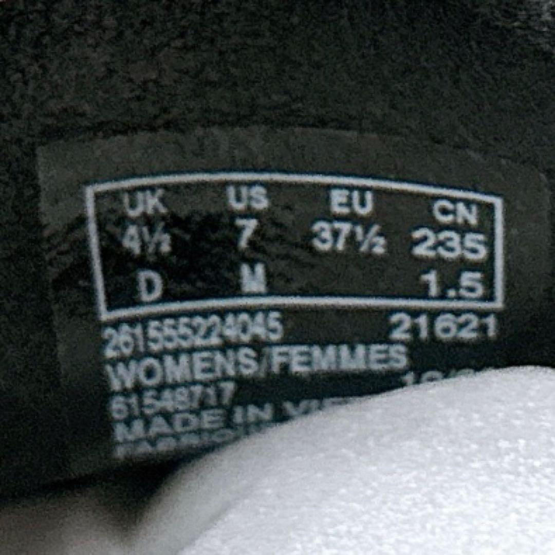 クラークス　ワラビー　ブラックスエード　23.5