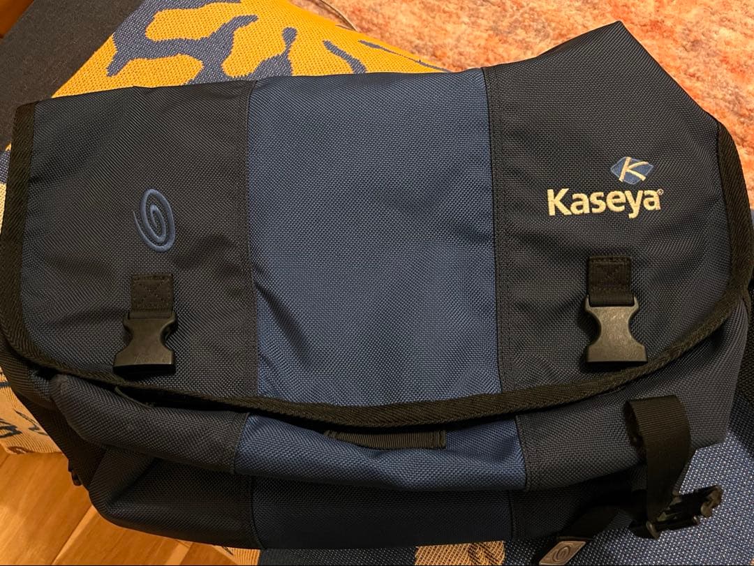 timbuk2 メッセンジャーバッグ　ネイビー