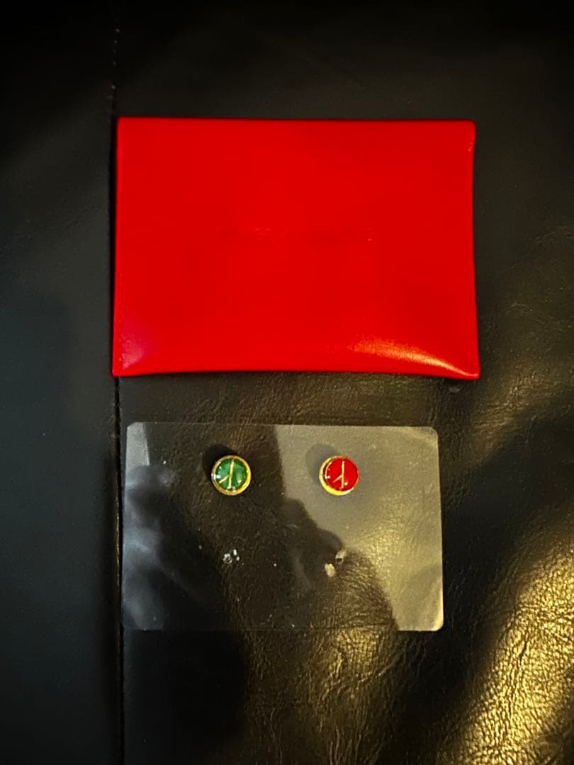 正規品⭐︎peaceminusoneピンバッジ赤緑➕レザーケース赤G-DRAGON