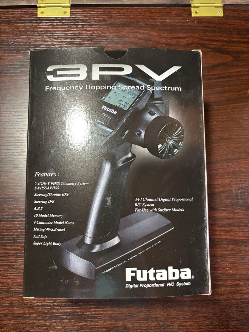 Futaba 3PV 2.4GHz ラジコン送信機&受信機