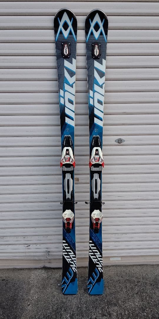 Nokian スキー板 青と黒 バインディング付き