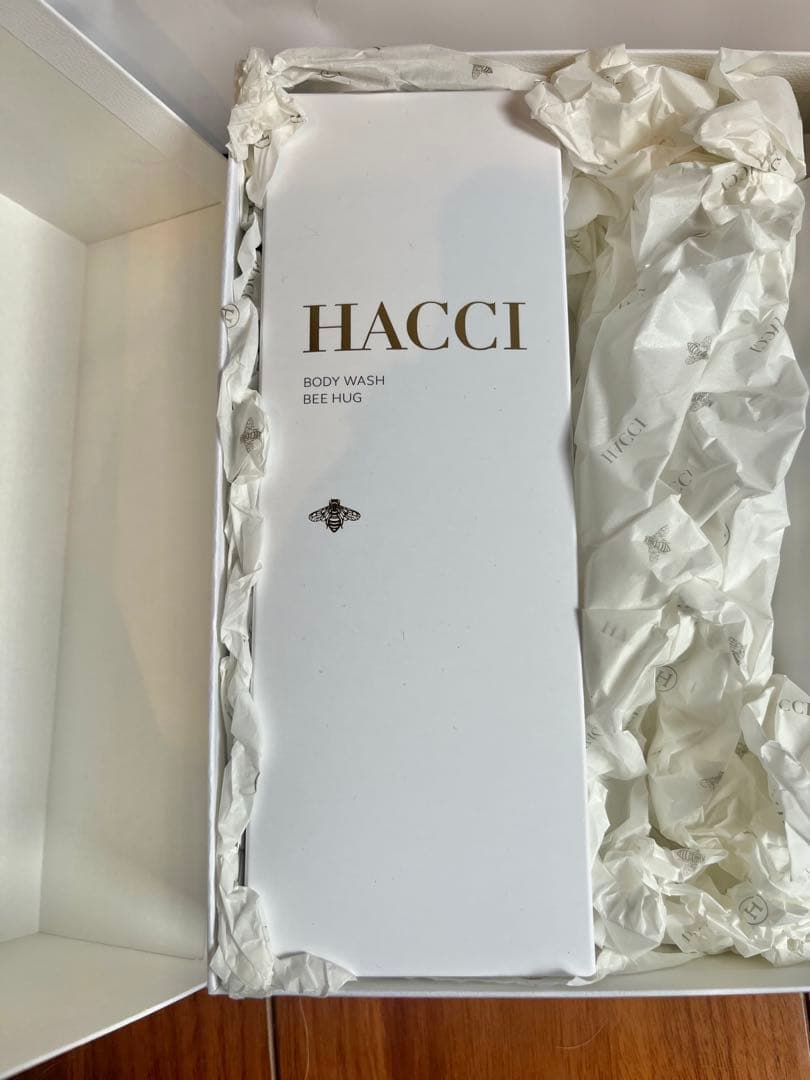 HACCI ボディーウォッシュビーハグ & トリートメントビーバスエッセンス