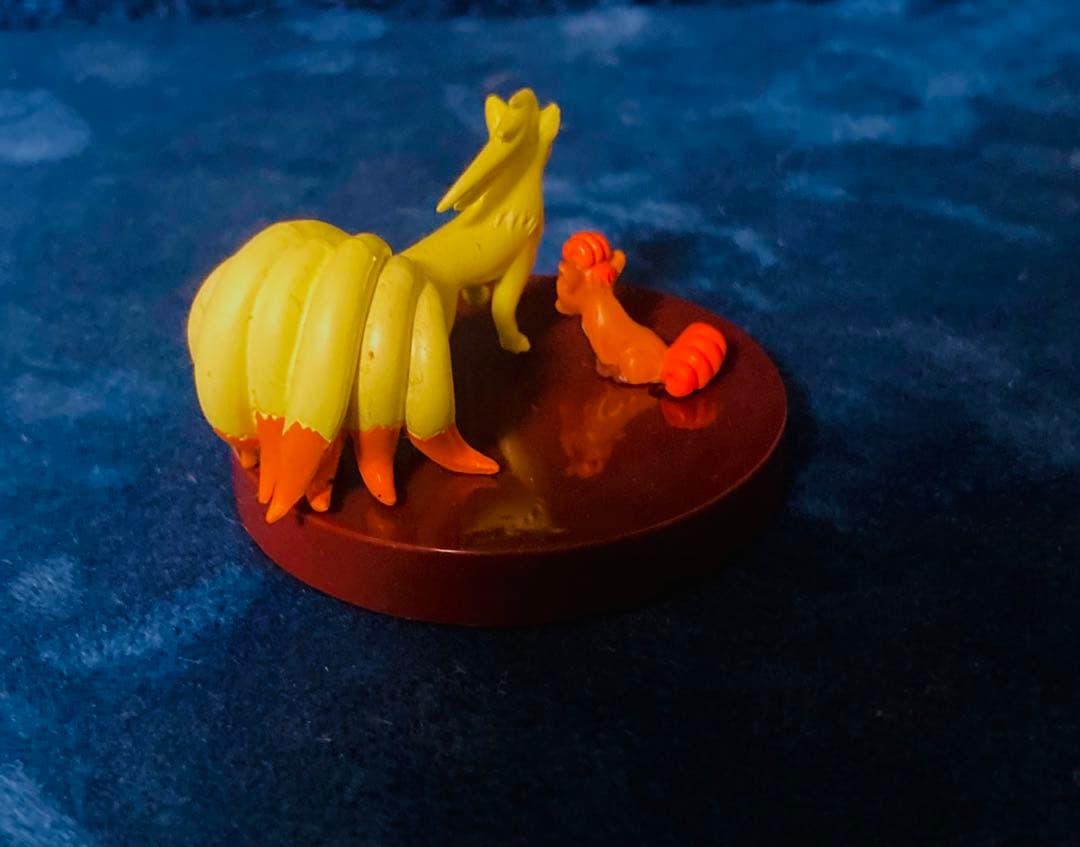 【立体ポケモン図鑑】ロコン　キュウコン