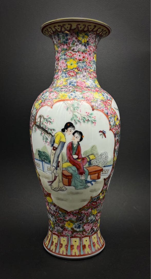 中国美術 古玩 萬花錦地 仕女紋樣 大花瓶 大清乾隆年製